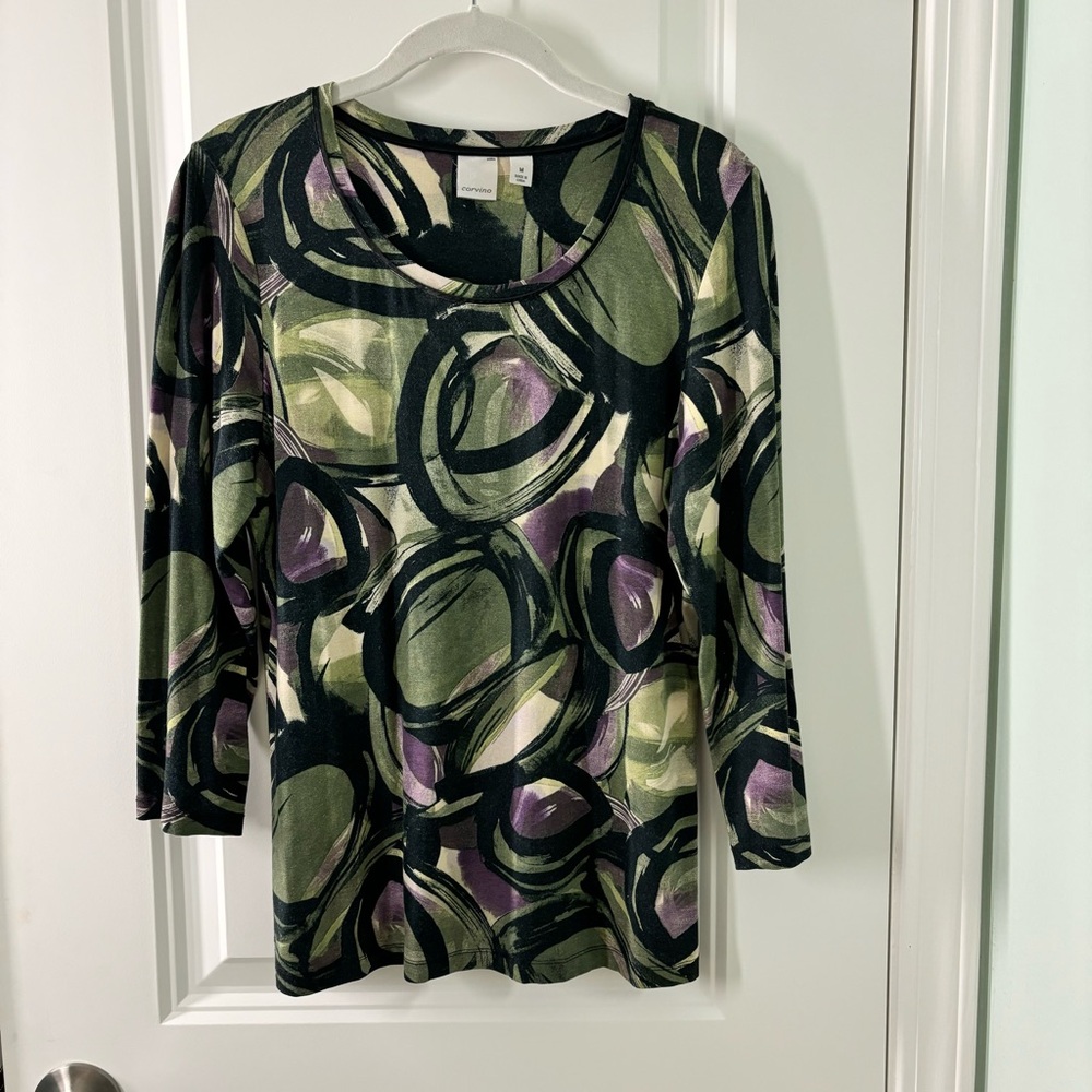 DONATED. 3/4 sleeve geometric design top, size M